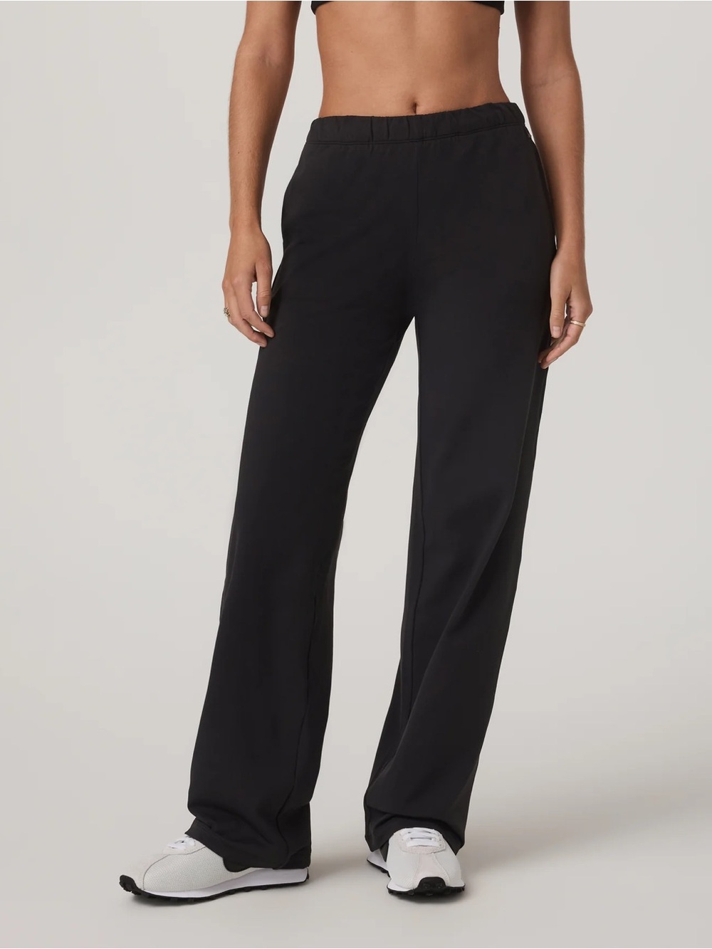 Vuori Halo Modern Straight Leg Pants Black DreamKnit Drawstring 31” Medium